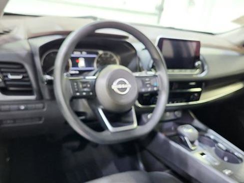 Certified 2022 Nissan Rogue SV FWD image 18