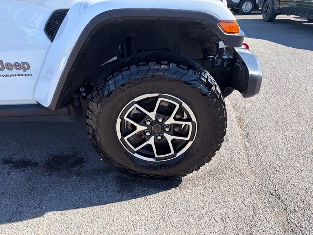 Used 2026 Jeep Wrangler Unlimited Rubicon w/ Safety Group AWD/4WD image 16