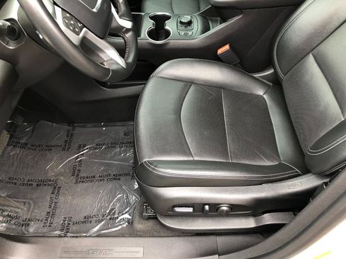 Used 2024 GMC Terrain SLT AWD/4WD image 11