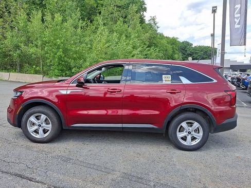 Used 2023 Kia Sorento LX AWD/4WD image 2