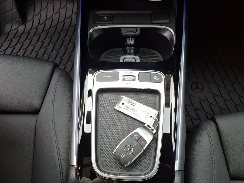 Certified 2026 Mercedes-Benz GLB 250 4MATIC image 24