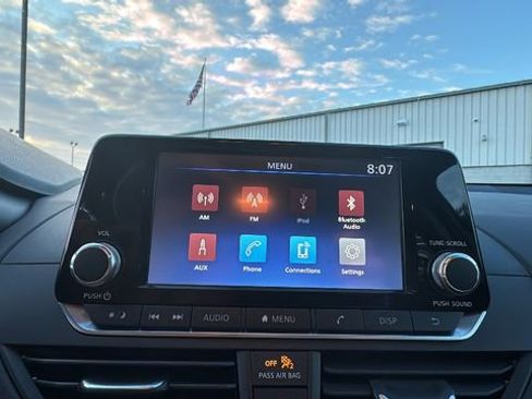 Used 2024 Nissan Altima 2.5 S image 19