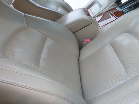 Used 2013 Toyota Land Cruiser image 50