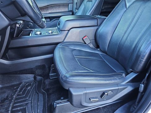 Used 2018 Ford Expedition Limited w/ Equipment Group 301A image 16