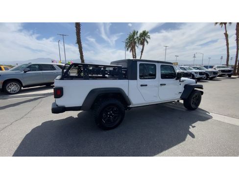 Used 2024 Jeep Gladiator Sport AWD/4WD image 8
