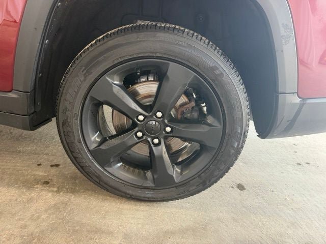 Used 2025 Jeep Grand Cherokee L Altitude AWD/4WD image 28