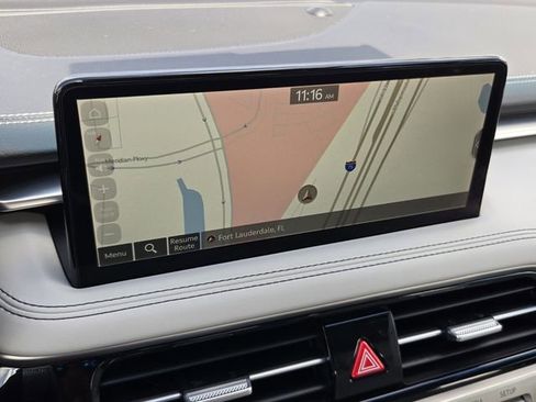 Used 2025 Genesis G70 2.5T image 20