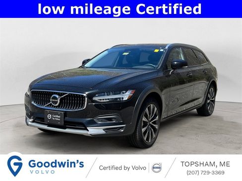 Certified 2024 Volvo V90 B6 Cross Country Plus image 1