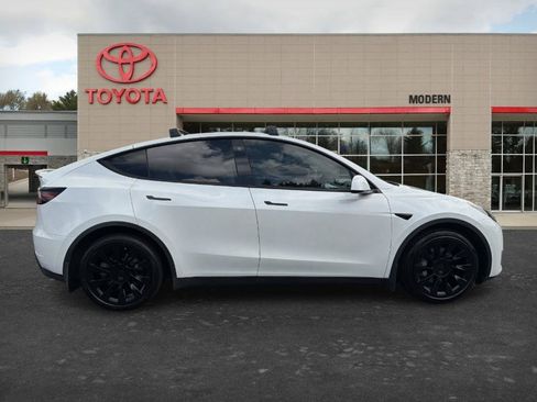 Used 2021 Tesla Model Y Long Range AWD/4WD image 6
