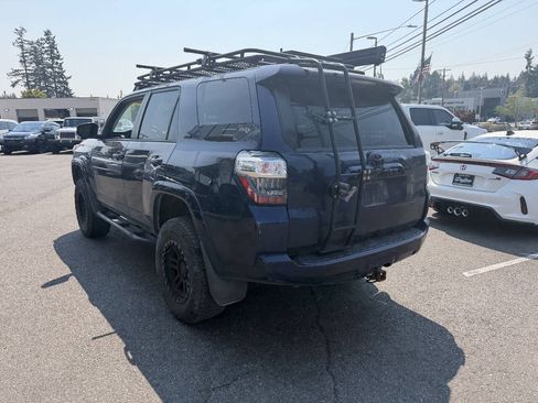 Used 2017 Toyota 4Runner SR5 AWD/4WD image 3