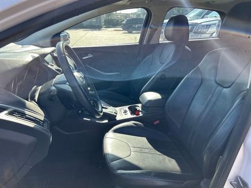 Used 2014 Ford Focus Titanium image 12