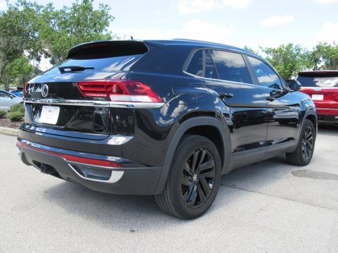 Used 2022 Volkswagen Atlas Cross Sport SE FWD image 6
