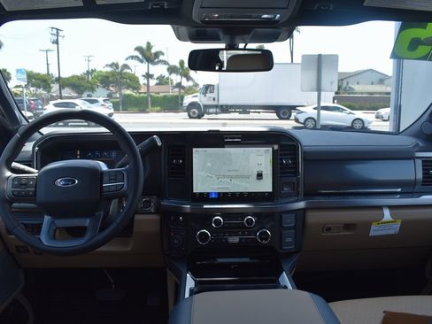 Used 2025 Ford F450 Lariat w/ FX4 Off-Road Package image 19