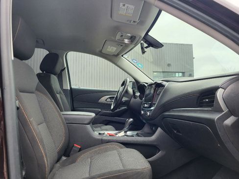 Used 2020 Chevrolet Traverse LT image 10