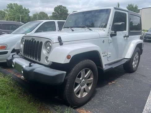 Used 2017 Jeep Wrangler Sahara w/ Connectivity Group AWD/4WD image 1