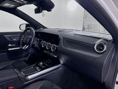 Used 2025 Mercedes-Benz GLA 250 image 28