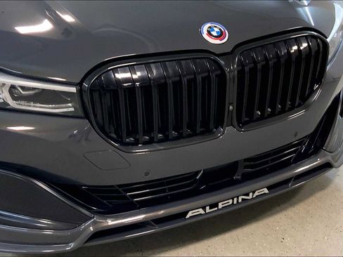 Used 2022 BMW ALPINA B7 xDrive w/ Luxury Rear Seating Package image 32