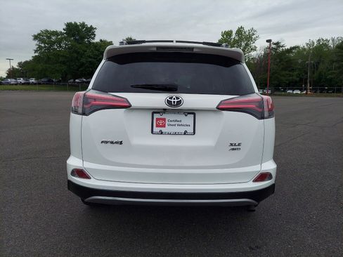 Used 2018 Toyota RAV4 XLE image 5