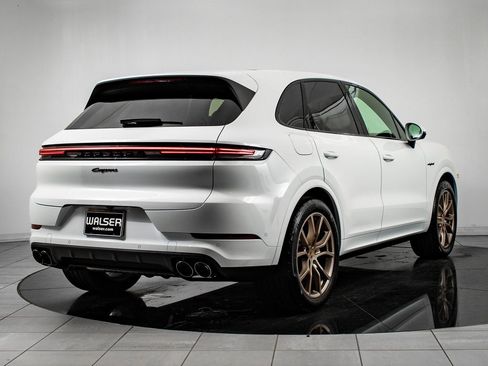 New 2026 Porsche Cayenne E-Hybrid image 8