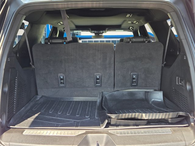 Used 2023 Chevrolet Suburban RST w/ Luxury Package AWD/4WD image 11