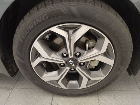 Used 2020 Kia Forte LXS FWD image 31