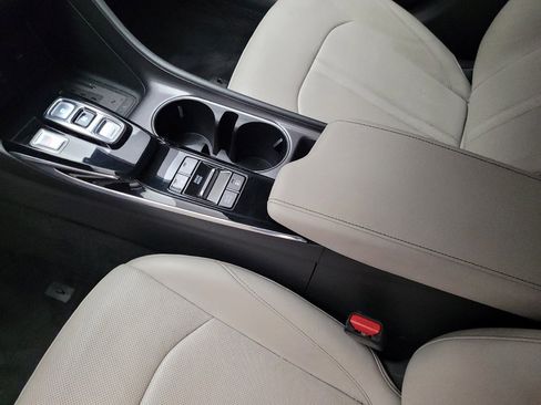 Used 2022 Hyundai Sonata Limited FWD image 26
