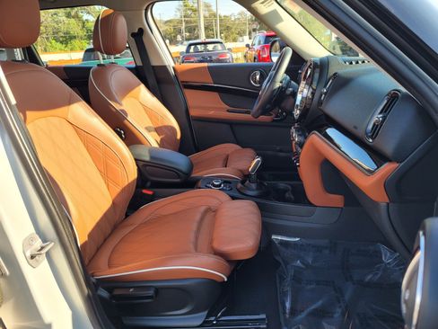 Used 2022 MINI Cooper Countryman S w/ Signature Upholstery Package image 17