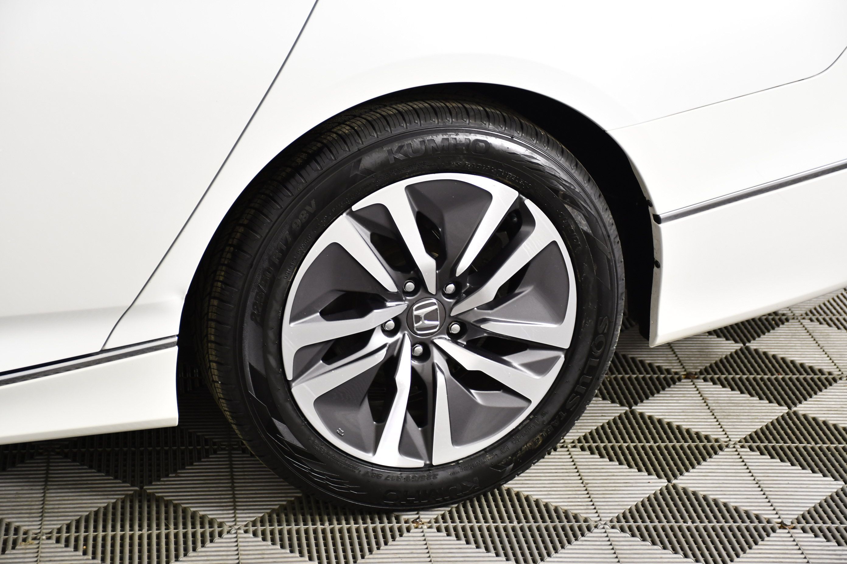 Used 2018 Honda Accord Touring image 51
