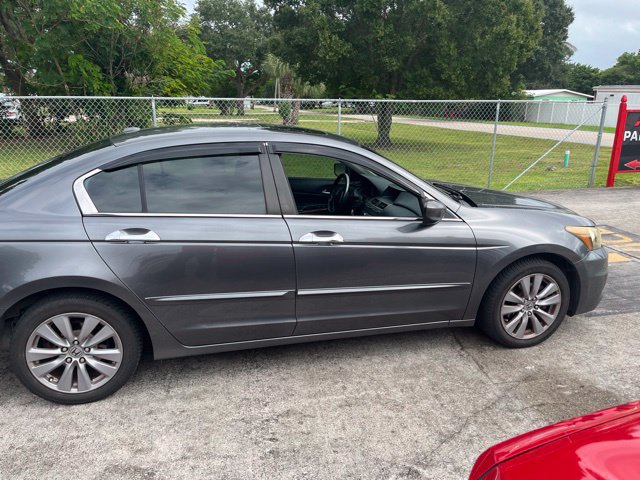 Used 2011 Honda Accord EX-L image 6