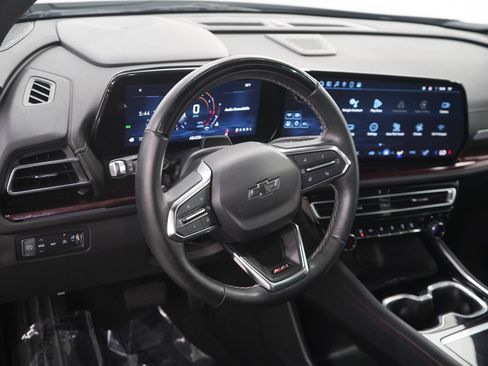 Used 2024 Chevrolet Traverse Z71 w/ Enhanced Driving Package AWD/4WD image 21