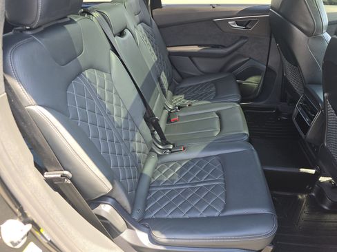 Certified 2023 Audi SQ7 Premium Plus w/ Executive Package AWD/4WD image 19