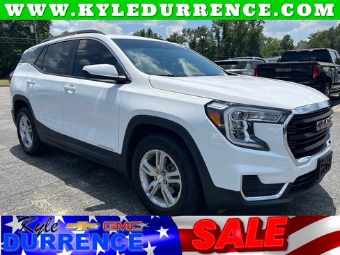 Used 2023 GMC Terrain SLE w/ Driver Convenience Package FWD image 1