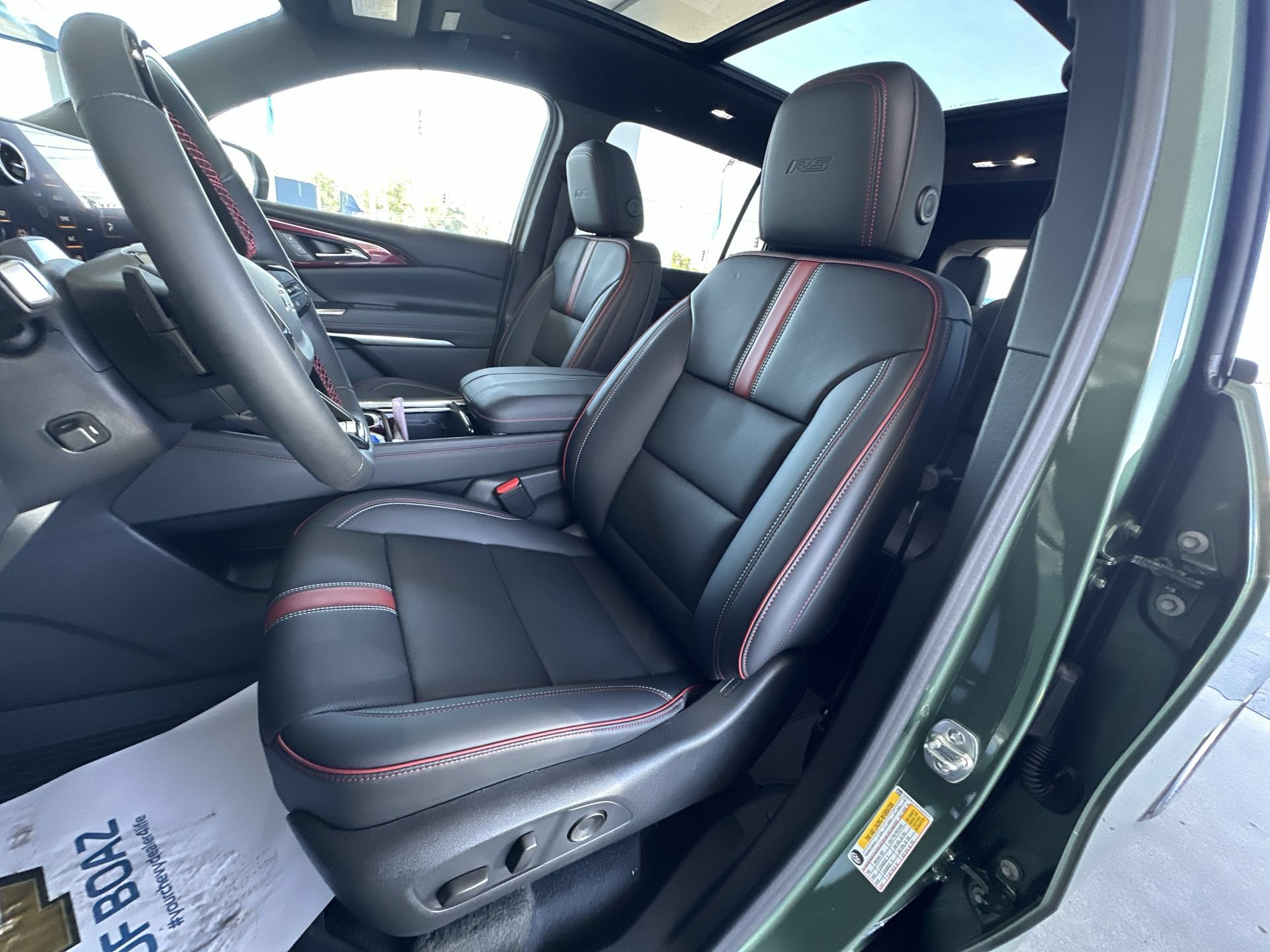 New 2027 Chevrolet Traverse RS w/ LPO, Floor Liner Package AWD/4WD image 20