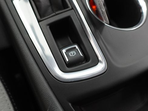 Used 2023 Chevrolet Equinox LS w/ Driver Confidence II Package FWD image 27