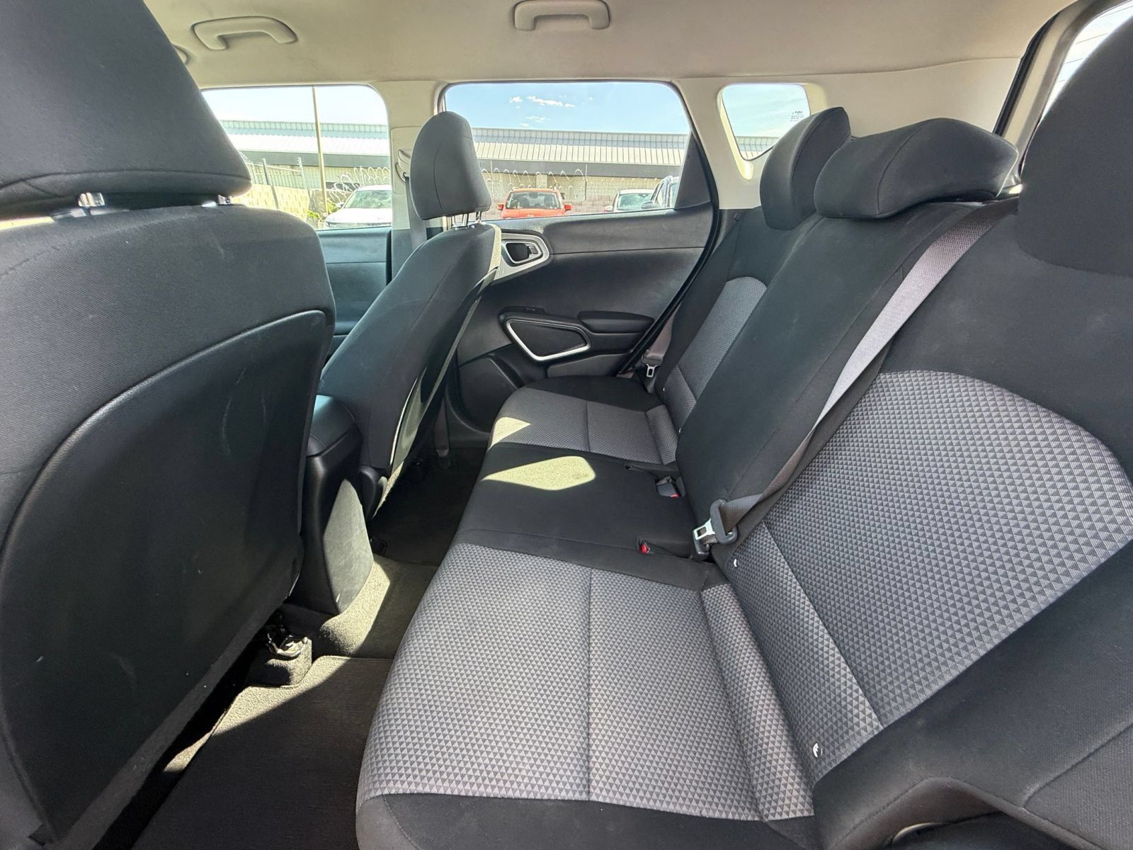 Used 2025 Kia Soul LX w/ LX Technology Package FWD image 22