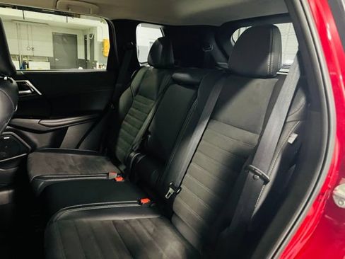 Used 2025 Mitsubishi Outlander SE FWD image 29