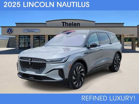 Used 2025 Lincoln Nautilus Reserve AWD/4WD image 2