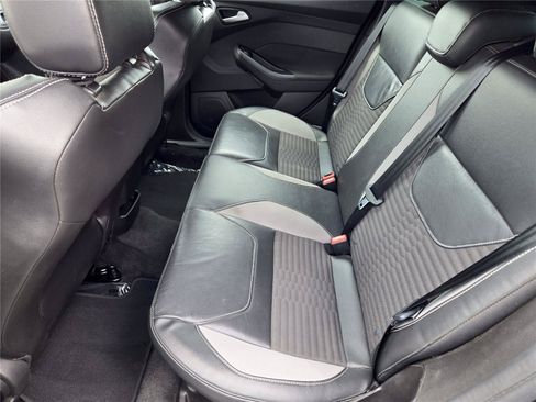 Used 2017 Ford Focus ST w/ Equipment Group 401A FWD image 29