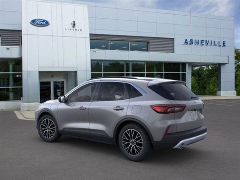 New 2024 Ford Escape SE image 4