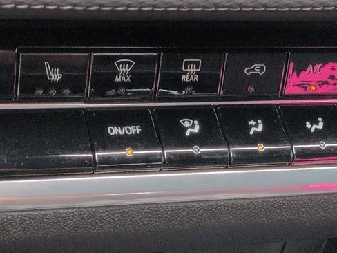 Used 2025 Chevrolet Equinox LT image 23