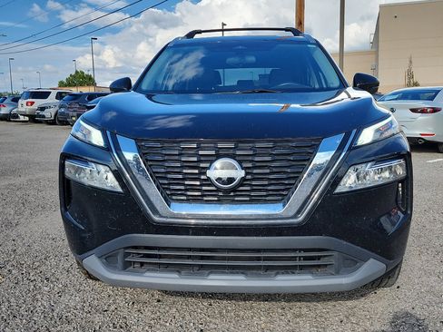 Used 2022 Nissan Rogue SV w/ SV Premium Package image 2