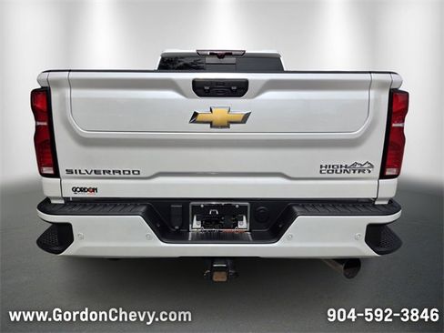 Used 2025 Chevrolet Silverado 2500 High Country w/ High Country Premium Package image 4
