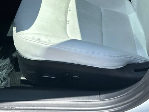 Used 2023 Tesla Model 3 Standard Range RWD image 16