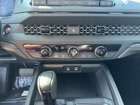 New 2025 Honda Accord LX image 28