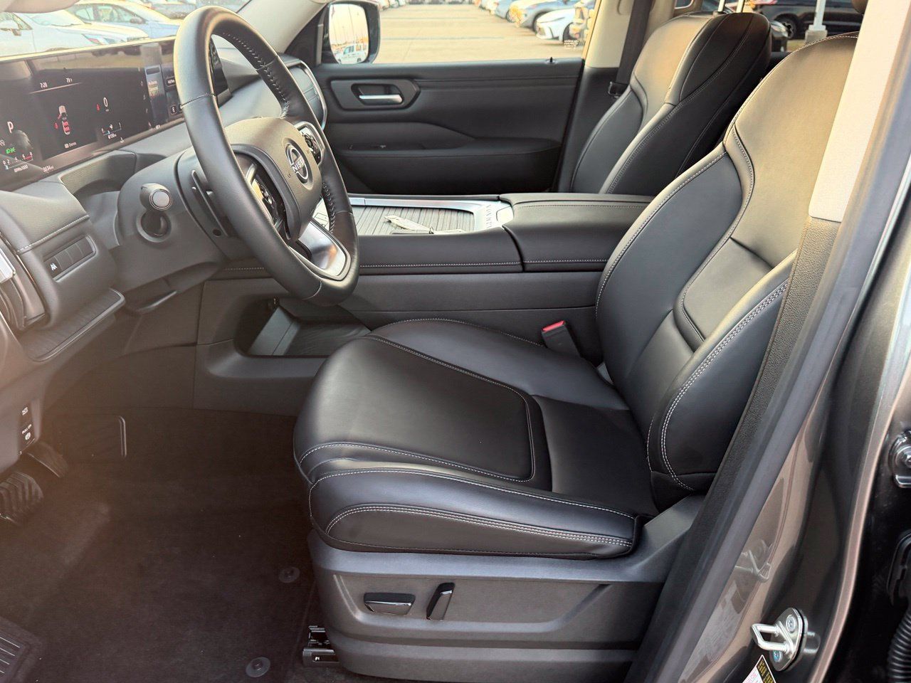 Certified 2025 Nissan Armada SV RWD image 22