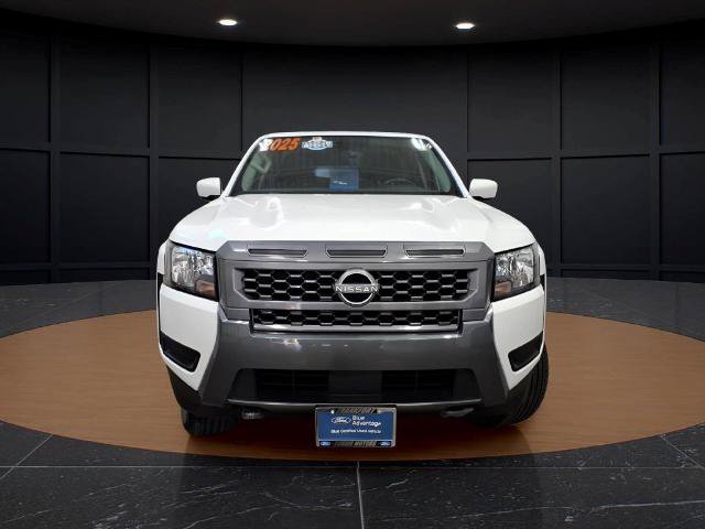Used 2025 Nissan Frontier SV AWD/4WD image 2