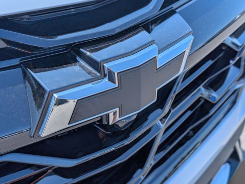 New 2026 Chevrolet Equinox RS w/ Convenience Package III FWD image 5