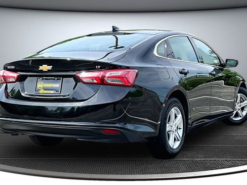 Used 2022 Chevrolet Malibu LT FWD image 6