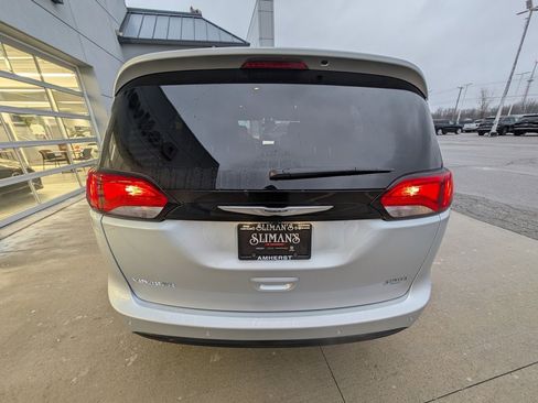 New 2026 Chrysler Voyager LX image 10