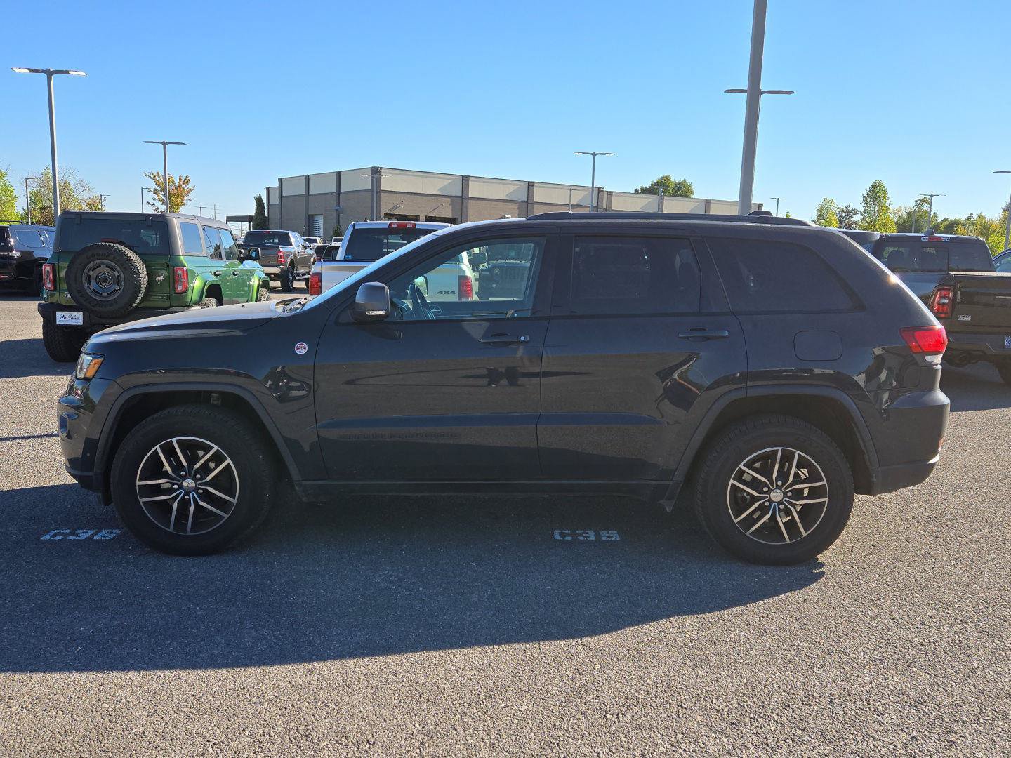 Used 2018 Jeep Grand Cherokee Trailhawk w/ Trailhawk Luxury Group AWD/4WD image 4